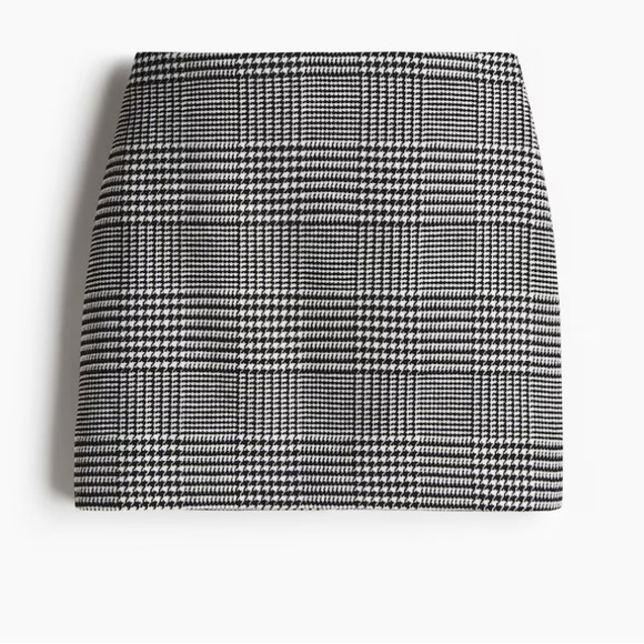 H&M, NWT, Houndstooth Mini Skirt, Size 10 - Picture 1 of 7